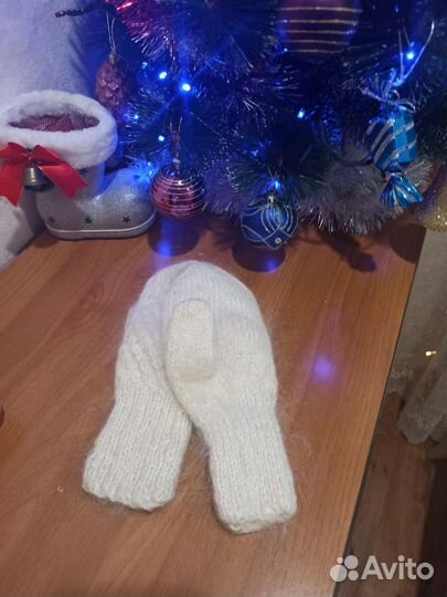 Варежки женские