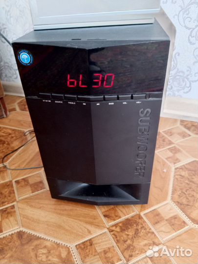 Музыкальный центр с сабвуфером