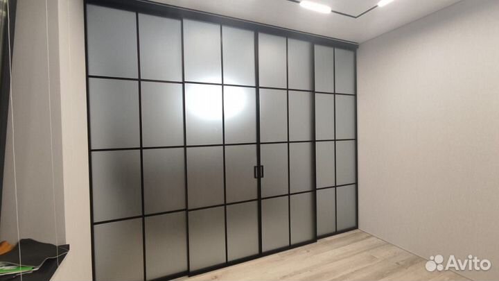 Стеклянные офисные перегородки