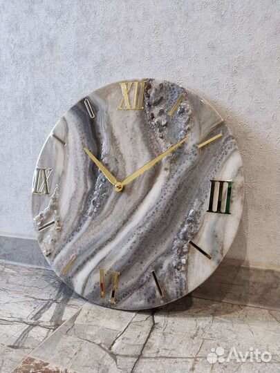 Панно, интерьерные часы и столы на заказ