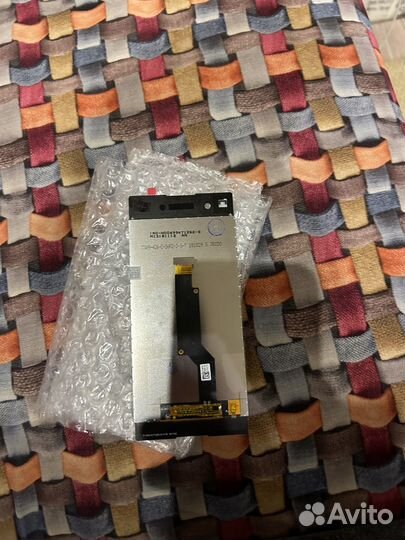 Дисплей на Sony Xperia XA1