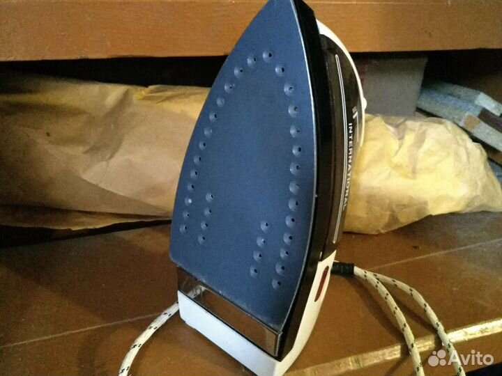 Утюг 1000Вт