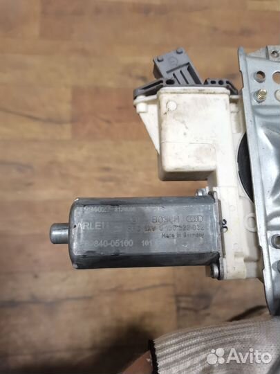 Электростеклоподъемник R Toyota Avensis