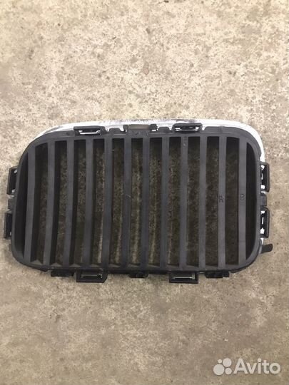 Решётка радиатора правая BMW E38 (5085)