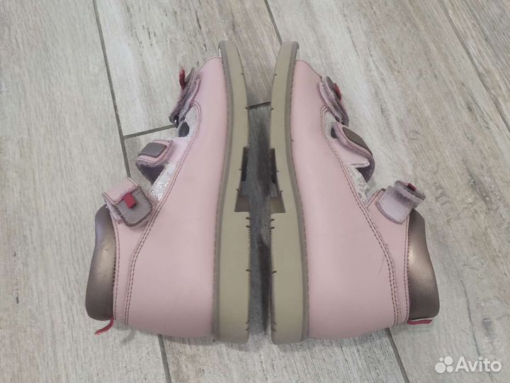 Детская ортопедическая обувь для девочки