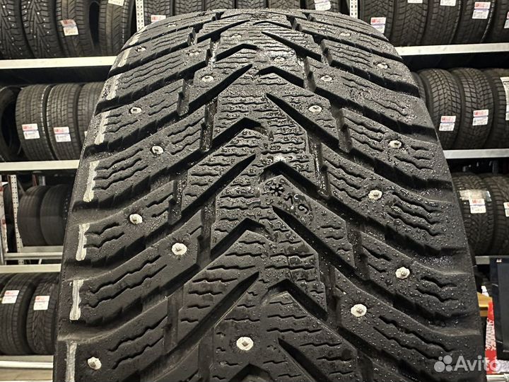 Nokian Tyres Hakkapeliitta 8 SUV 225/60 R17