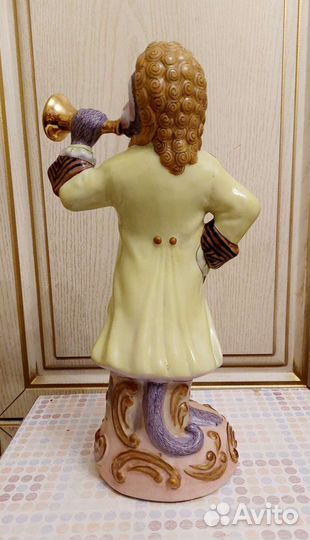 Статуэтка фарфор h 34 см. Трубач Обезьяний оркестр