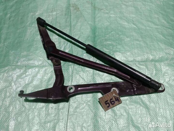 Петля багажника правая Audi A6 C4