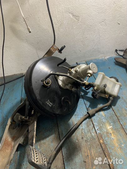 Вакуумный усилитель с гтц mazda bongo sk в сборе