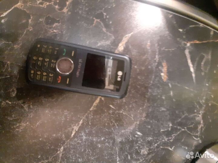 Samsung E2121B