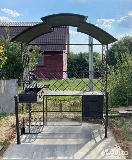 Мангал кованый с крышей