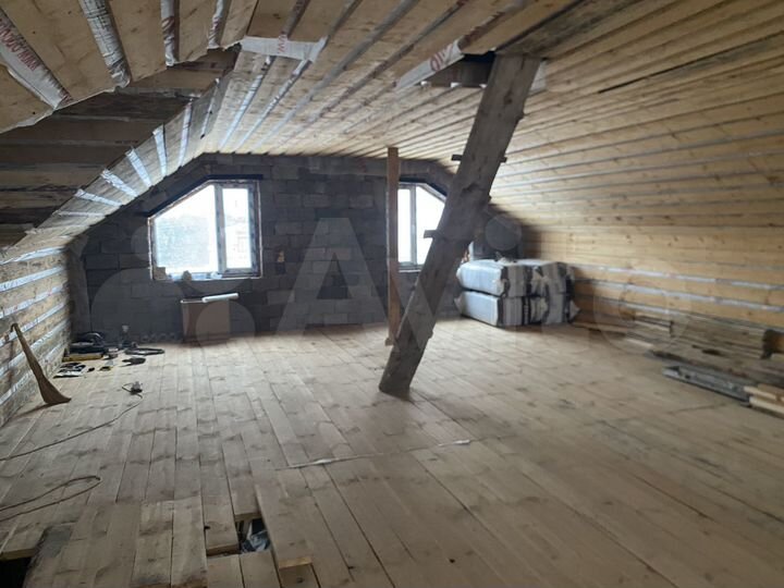 Дом 185 м² на участке 10 сот.