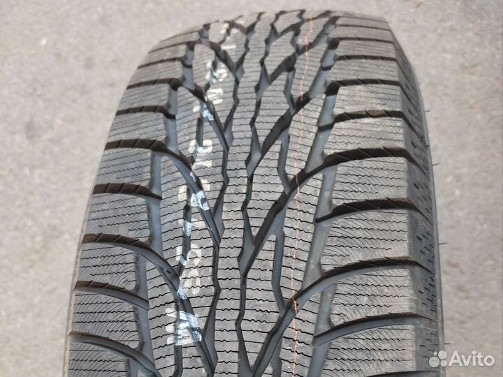 Kumho WinterCraft SUV Ice WS51 215/65 R16 102T