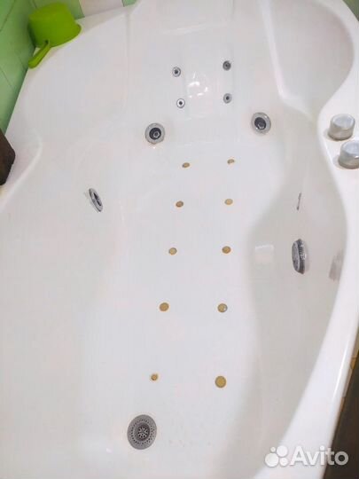 Акриловая ванна угловая бу