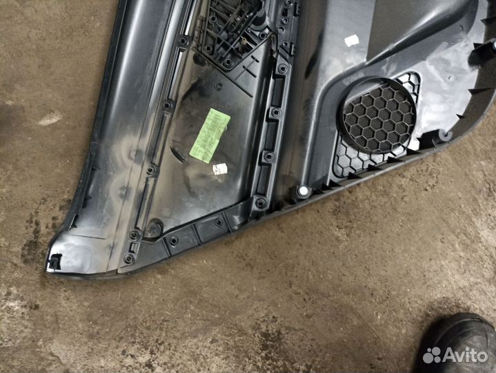 Обшивки правых дверей Skoda Fabia 2 рестайлинг