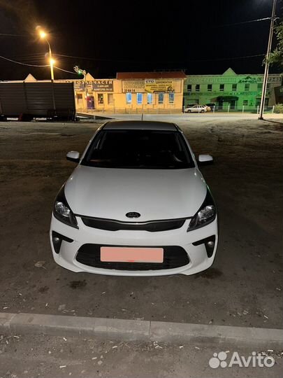 Kia Rio 1.6 AT, 2018, битый, 112 000 км