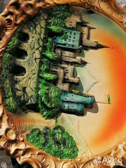 Настенная тарелка