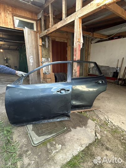 Левая дверь(задний, передний) Nissan X-Trail