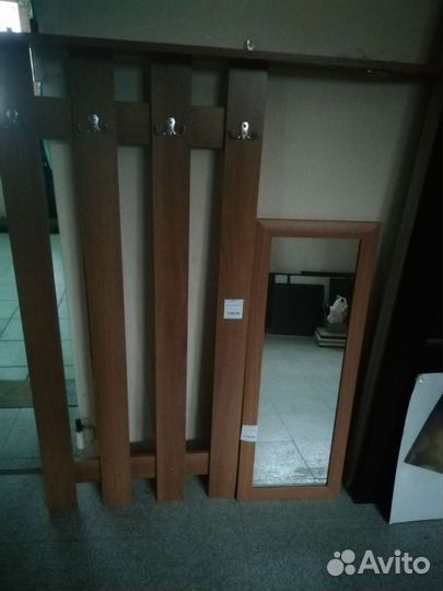 Вешалка в прихожую с зеркалом