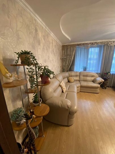 3-к. квартира, 96 м², 1/9 эт.