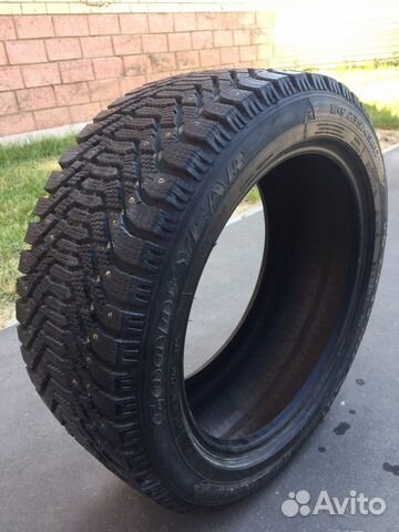 Goodyear UltraGrip 500 235/45 R17 94T