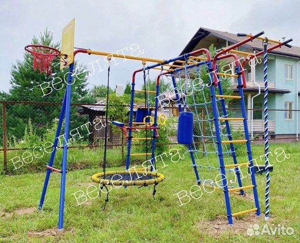 Новая детская площадка. Уличные качели