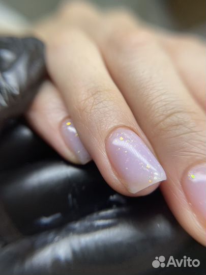 Модель на маникюр