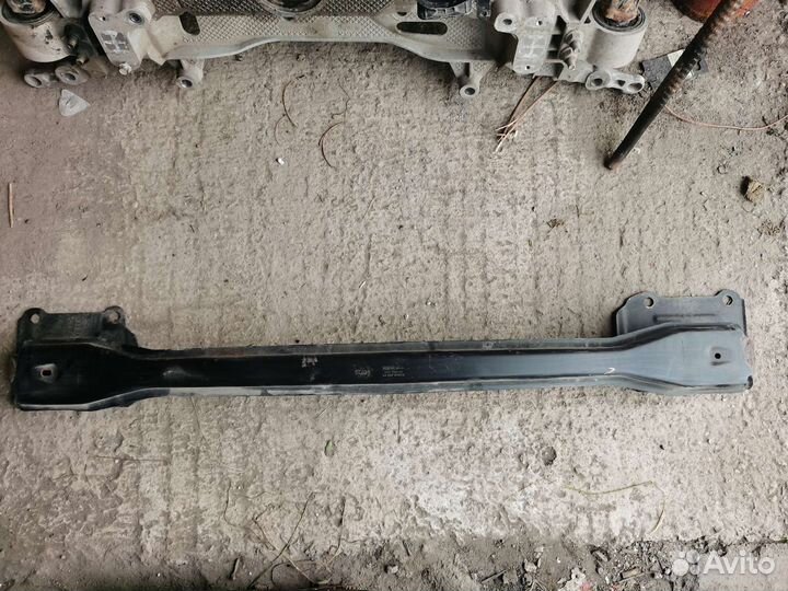 Усилитель заднего бампера ford fiesta 2015