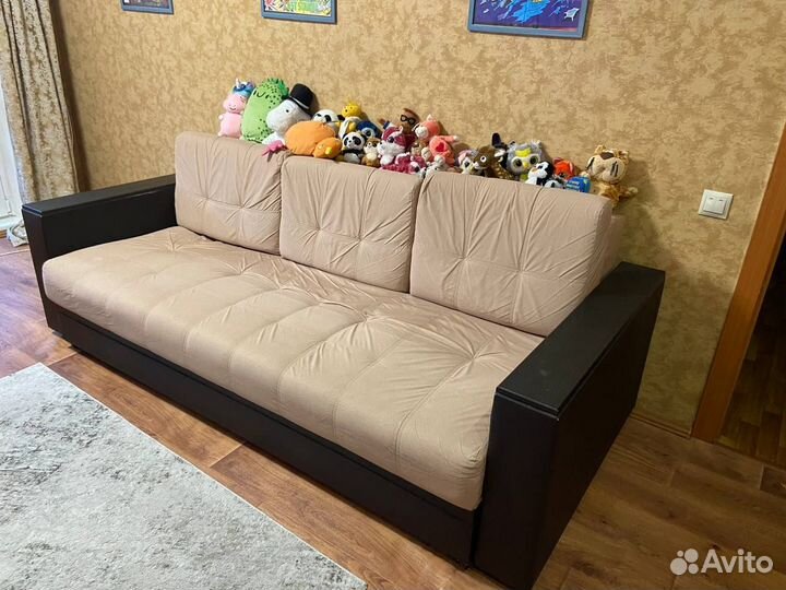 Прямой диван еврокнижка б/у