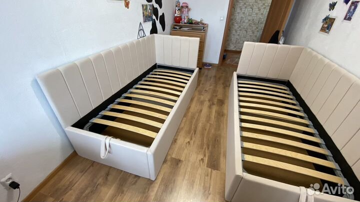 Кровать с мягкими спинками для подростка, ребенка