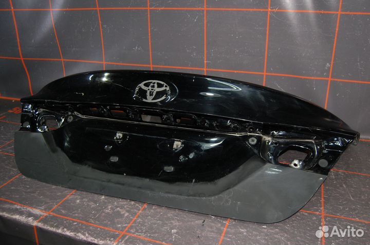 Крышка багажника - Toyota Camry XV70 (2017-н.в.)