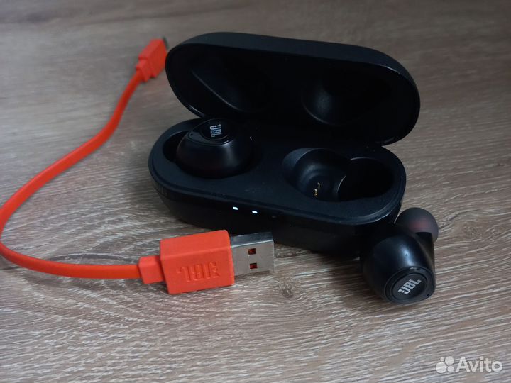 Беспроводные наушники JBL C100TWS