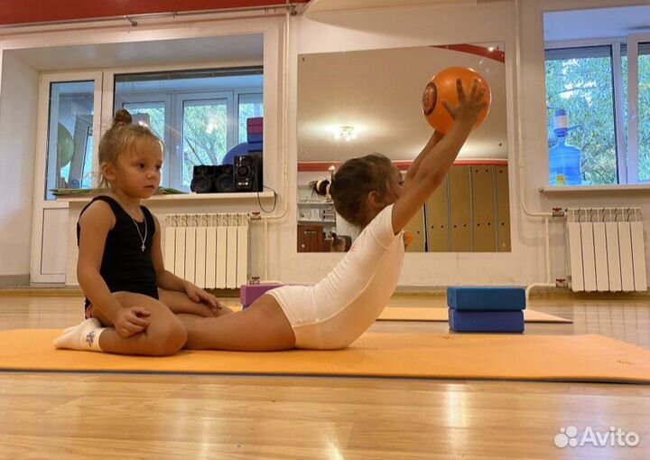 Тренер по художественной гимнастике