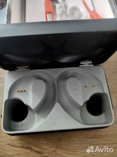 Водонепроницаемые наушники JBL endurance peak