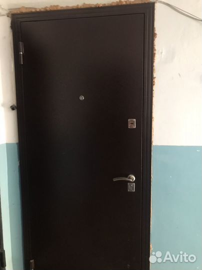 Металлическая дверь бу 90 200