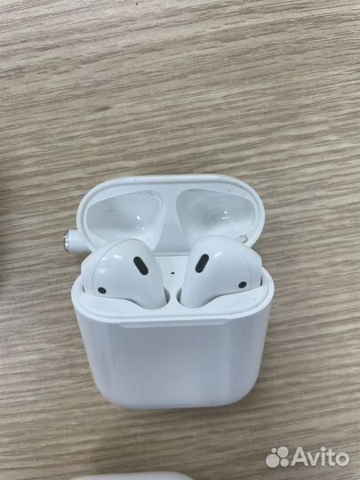 Б/у наушники airpods 2 (оригинал)