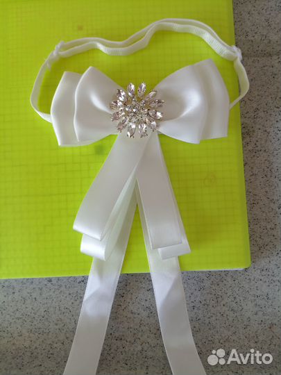 Новый фирменный галстук для школьной блузки