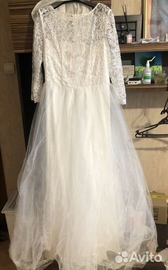 Платье свадебное 48