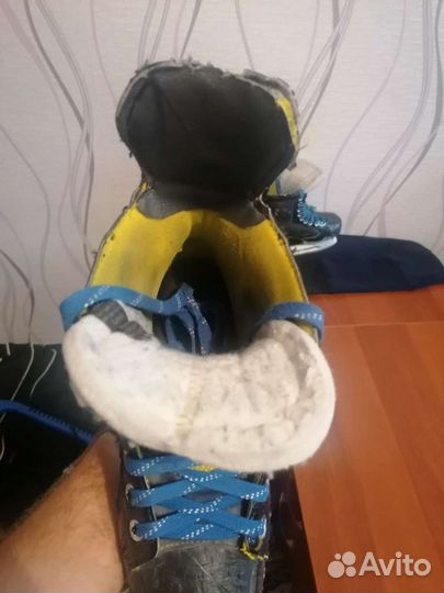 Хоккейные коньки bauer