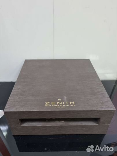 Большая часовая коробка Zenith