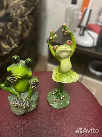 Статуэтка лягушки