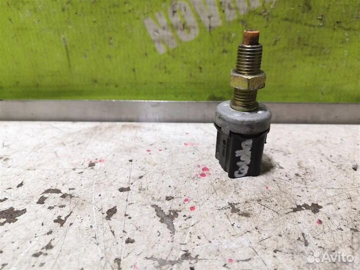 Датчик включения стопсигнала Тойота Королла Е120