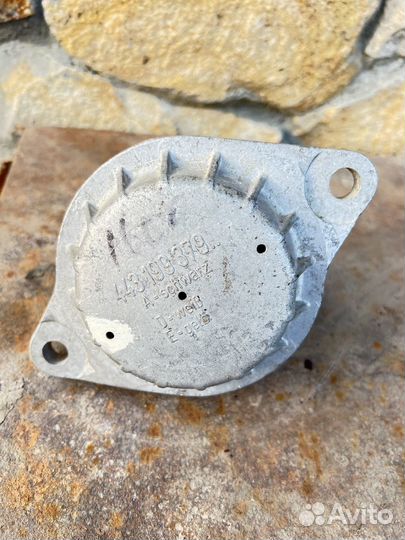 Подушка двигателя Audi Volkswagen