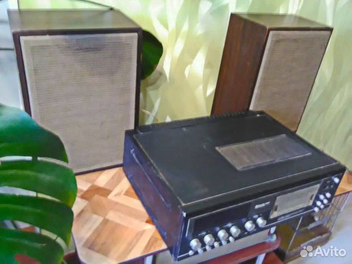 Магнитофон Маяк 233 с колонками 10ас-318