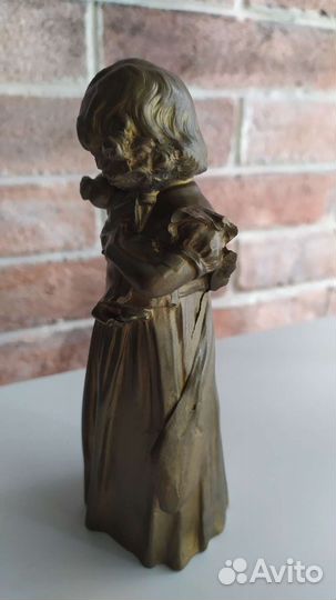 Девочка с куклой статуэтка/имитация бронзы
