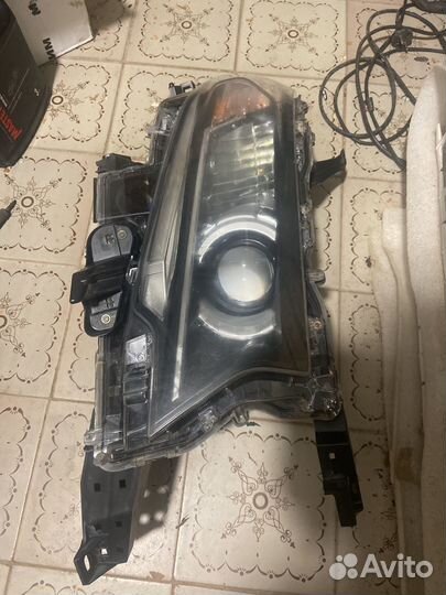 Фара передняя правая toyota land cruiser 150