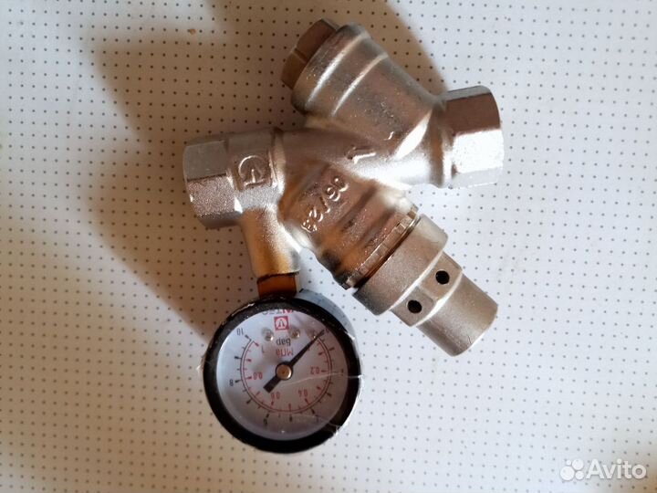 Редуктор давления воды