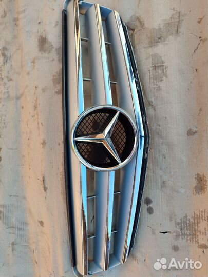 Решетка радиатора mercedes w204