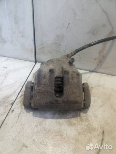 Суппорт тормозной передний левый Volvo 850 1993