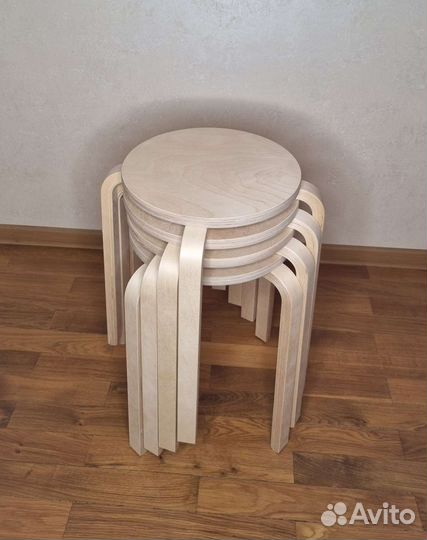 Табурет деревянный